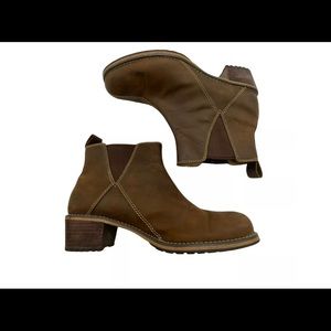 Red Wing Chelsea Ankle Boots Slip On Leather size 7.5 women’s